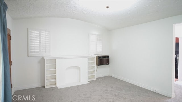 Building Photo - 214 E 92nd St