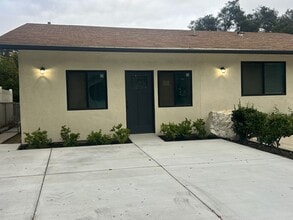 Building Photo - 1107 Ojai Rd