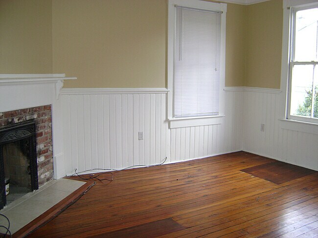 Foto del edificio - DOWNTOWN/SCAD RENOVATED APARTMENT