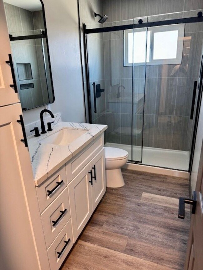 Building Photo - Be the First in Just Renovated 2 bedroom and 1 bathroom apt home