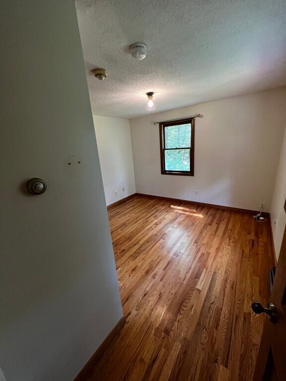 Building Photo - 140 N Monson Rd