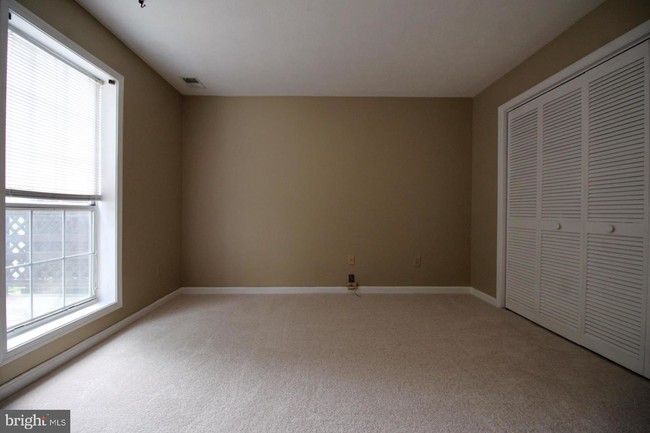 Foto del edificio - 10118 Oakton Terrace Rd