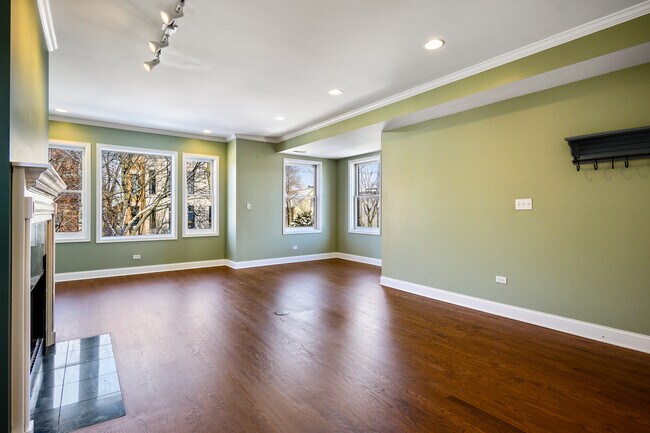 Foto del edificio - 2131 W Evergreen Ave