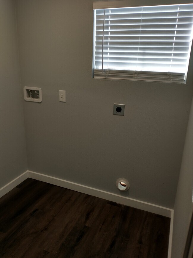 Washer Dryer Included - 614 Barberry St