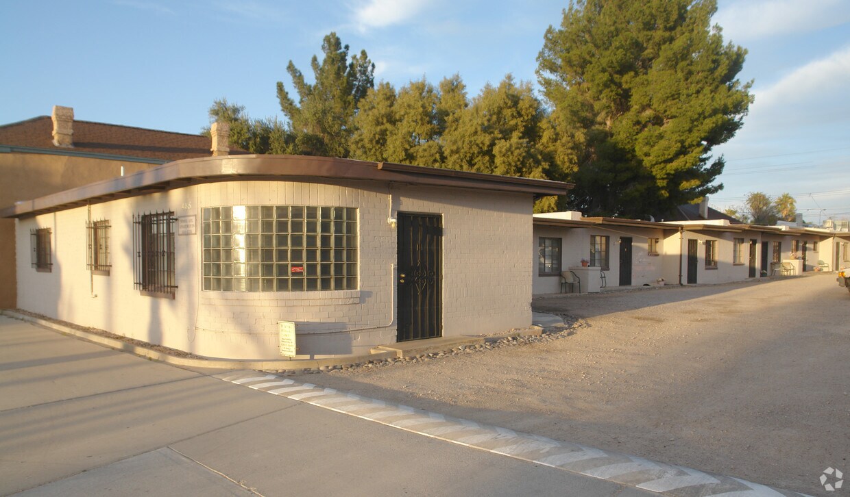 Building Photo - 485 S Stone Ave