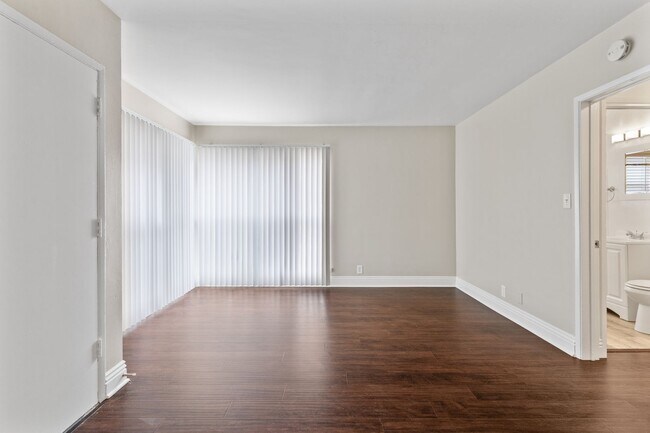 Foto del edificio - 201-209 E 12th Street