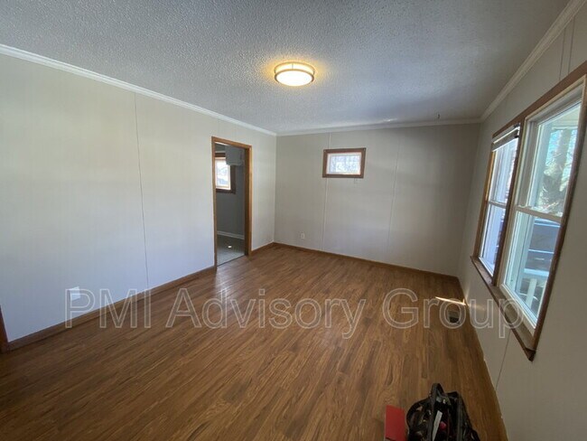 Foto del edificio - 745 SE Pinecrest Dr