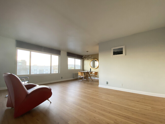 Foto del edificio - 525 N Sycamore Ave