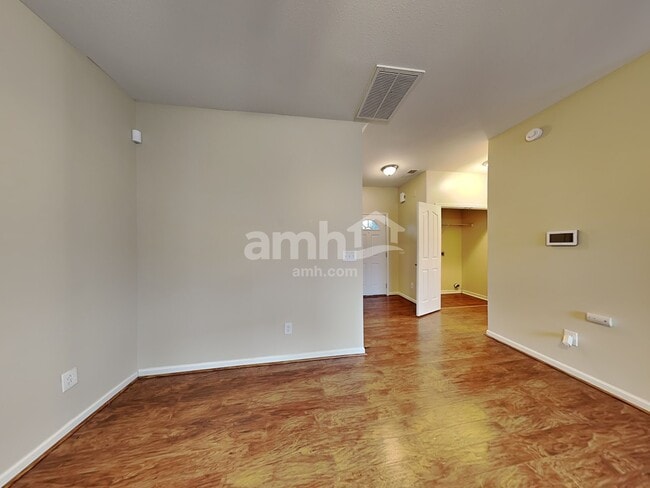 Building Photo - 412 Galesburg Dr