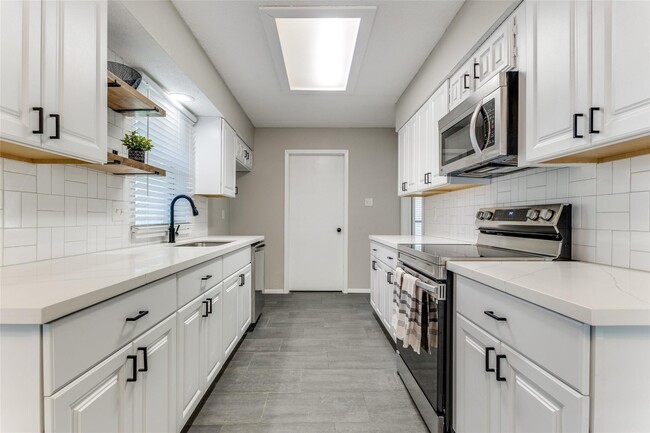 Kitchen / Laundry Room View - 3313 Courtland Pl