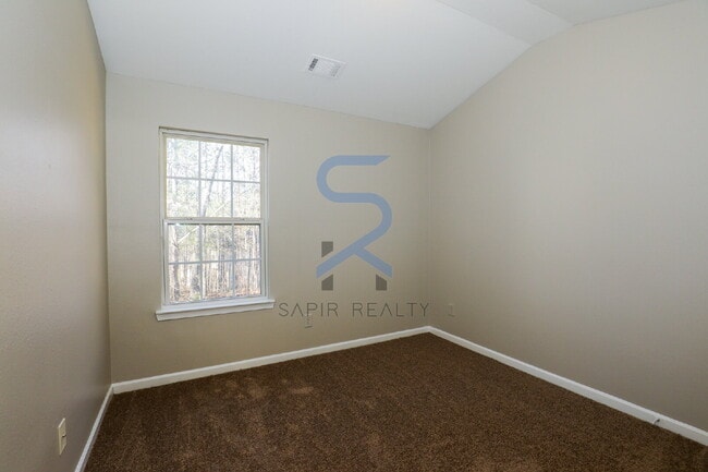 Building Photo - Move in before January 31st and choose your reward: a $250 Amazon Gift Card or a 55 Smart TV!