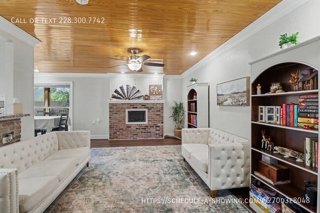 Building Photo - 412 Woodland Park Dr