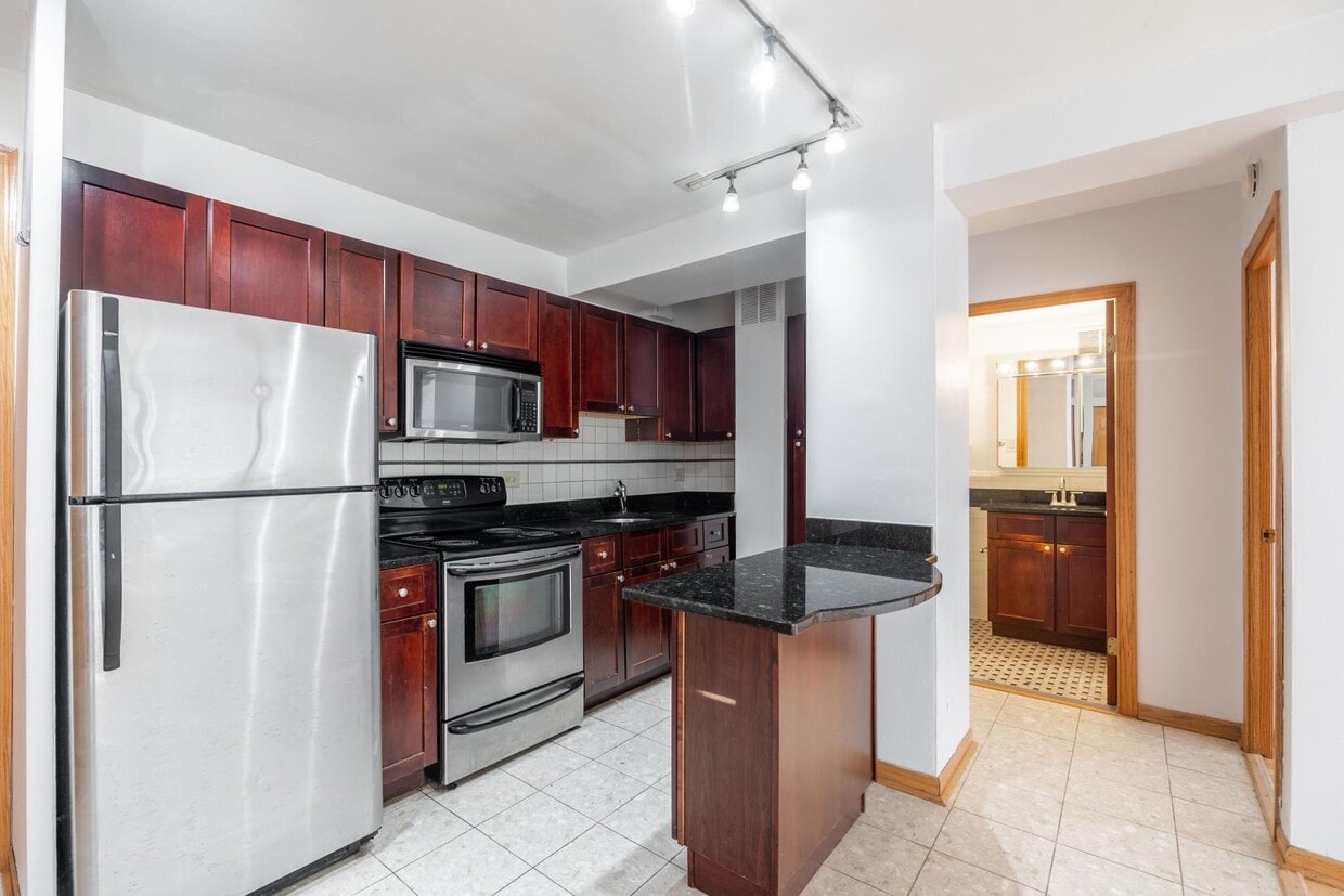 Photo - 4180 North Marine Drive #1004