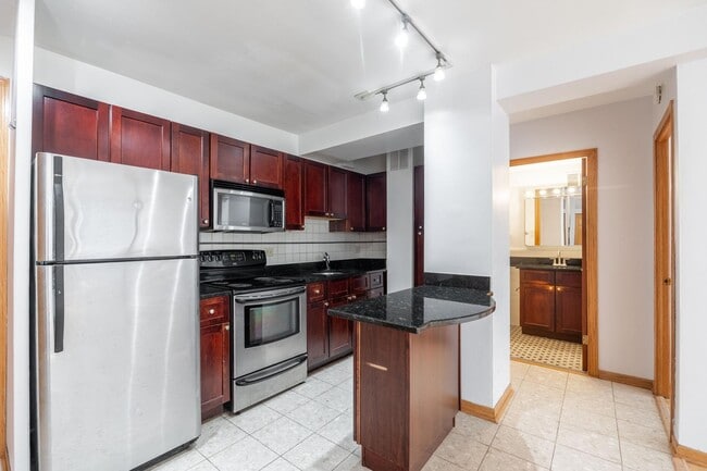Building Photo - 4180 N Marine Dr