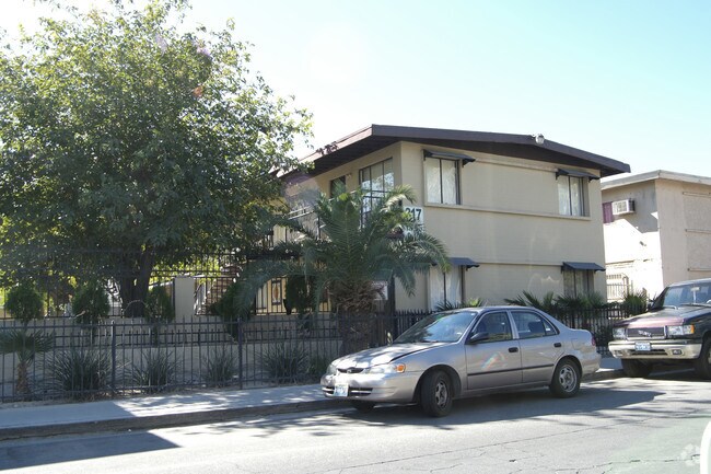 Foto del edificio - 317 W Cincinnati Ave