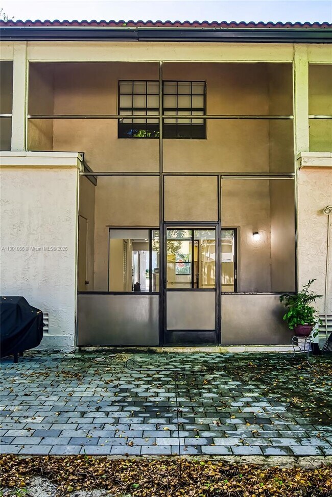 Foto del edificio - 11551 Royal Palm Blvd