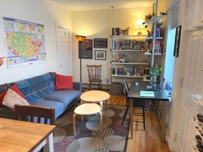 Foto del edificio - East Cambridge 4 Bedroom apartment - Available now (NO BROKER FEE)