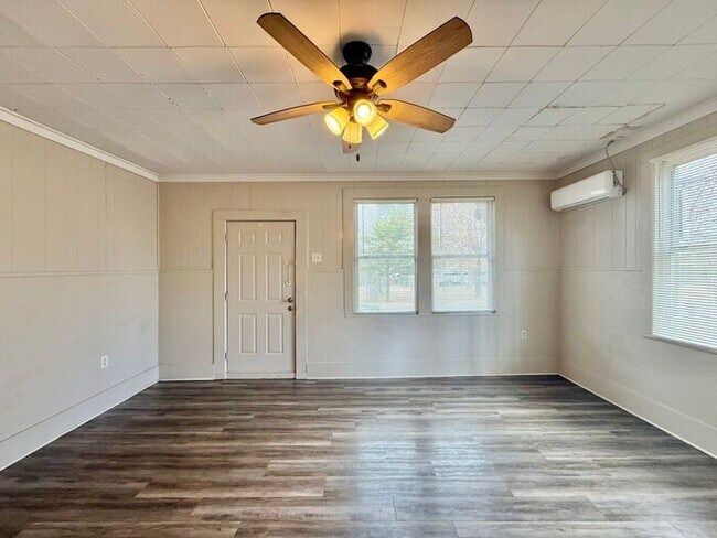 Foto del edificio - Charming 2 Bed, 1 Bath Unit!