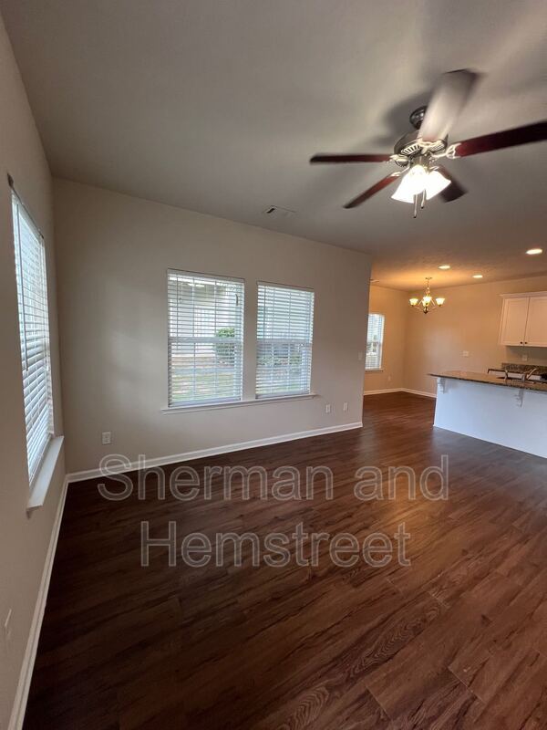 Foto del edificio - 1001 Joiner Circle