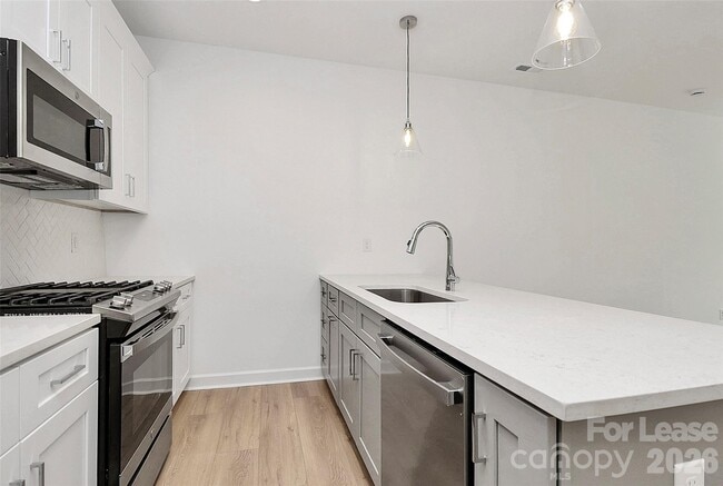 Building Photo - 3956 Hager Dr