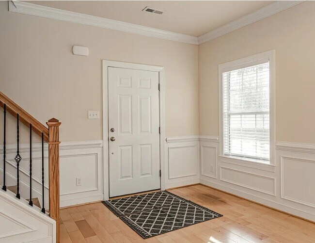 Foto del edificio - 7380 Pebble Lake Dr