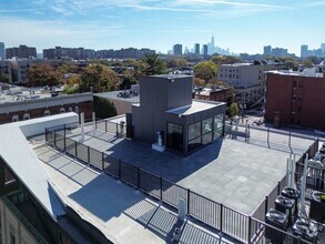 Building Photo - 251 14th St