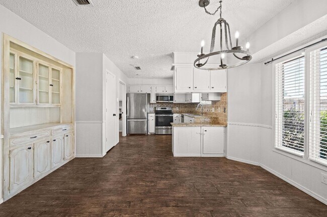 Building Photo - 3304 93rd St