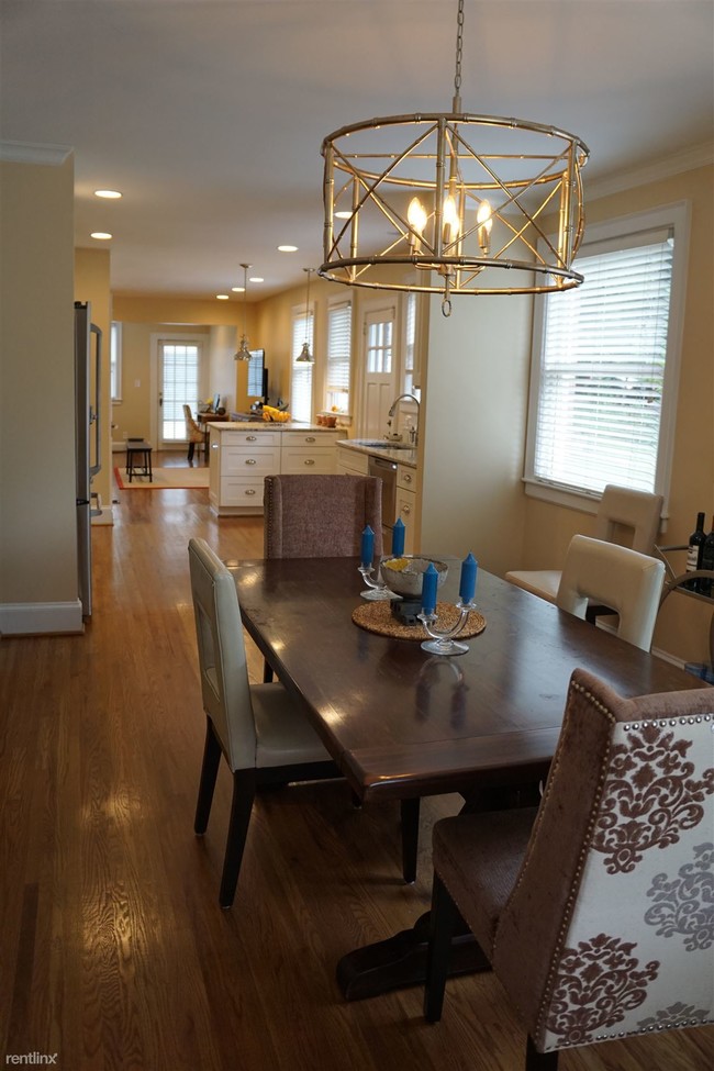 Foto del edificio - 5 br, 3 bath House - 1032 Isleworth Avenue