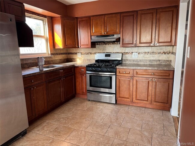 Foto del edificio - 74-09 85th Rd