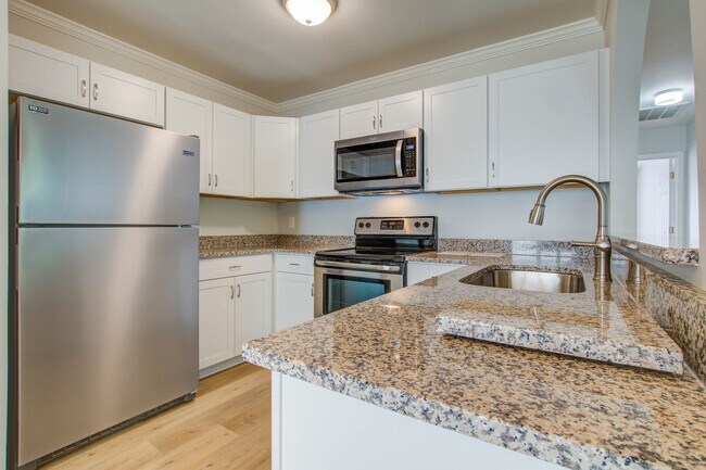 Foto del edificio - 6211 Rolling Fork Rd