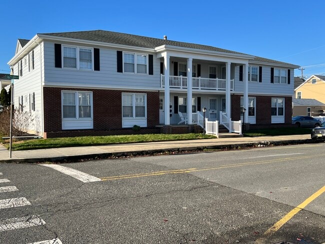 Building Photo - 1600 Asbury Ave