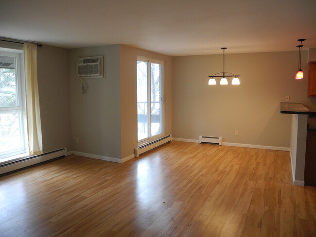 Building Photo - 6243 Charing Cross Ln