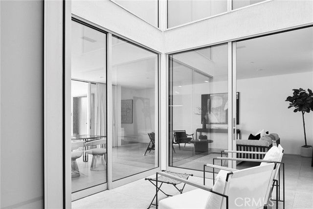 Building Photo - 838 Kings Rd