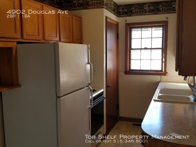 Building Photo - 2 bedroom duplex in Beaverdale