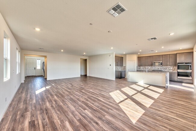 Building Photo - 2825 Gallarate Dr
