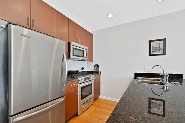 Building Photo - 303 W Ohio St
