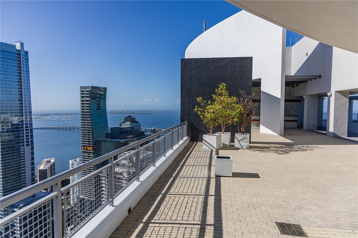 Foto principal - 60 SW 13th St