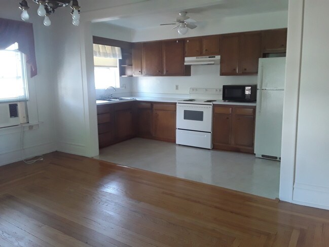 Foto del edificio - 2512-14 Broad Ave