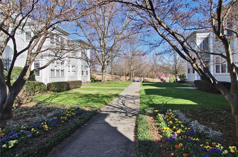 Primary Photo - 425 10th St NE