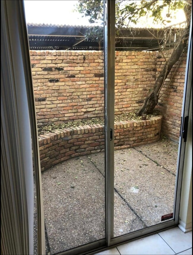Foto del edificio - 3274 Branard St