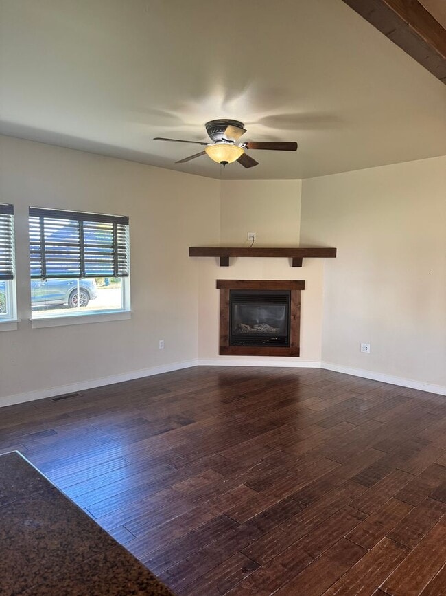 Building Photo - Fantastic home in Central Bozeman ready for move-in