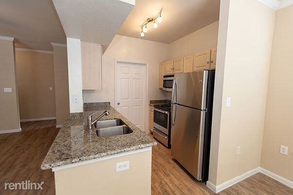 Foto del edificio - 1 br, 1 bath Apartment - 4840 N Shepherd Dr
