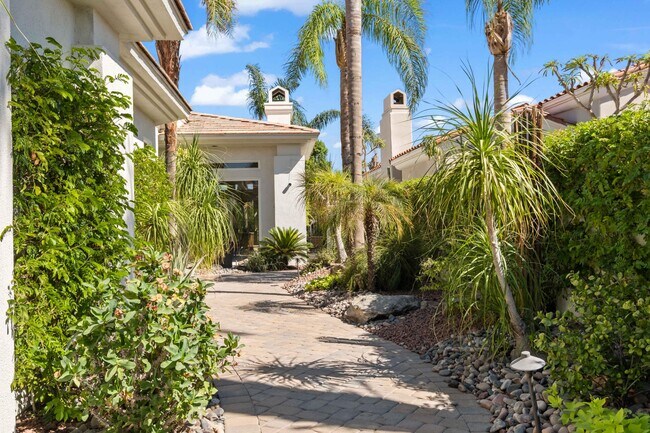 Building Photo - 936 Mesa Grande Dr