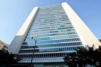 Building Photo - 500 W Superior St