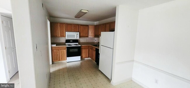 Building Photo - 1864 Gibson Rd