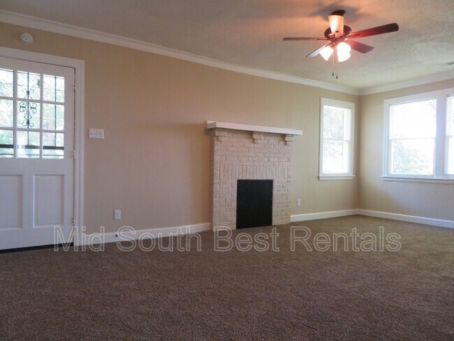 Foto del edificio - 915 Marsh Ave