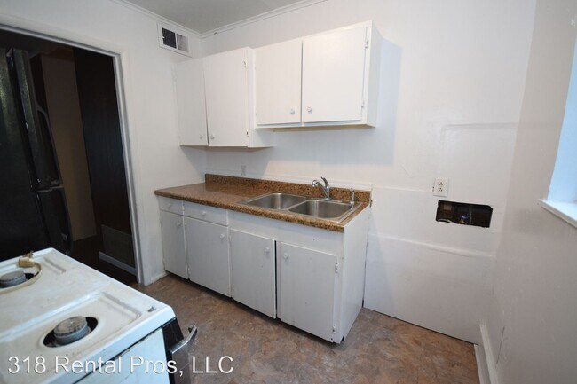 Building Photo - 3 br, 1 bath House - 916 S. Trenton St.