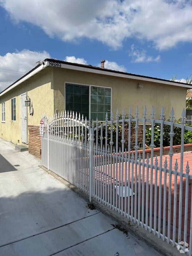 Building Photo - 8689 San Miguel Ave