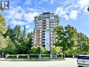 Building Photo - 5615 Hampton Pl