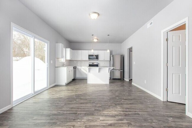 Building Photo - 1860 Bluff Ridge Ct